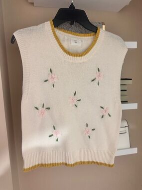 Luna Ivy Cream Knit Floral Embroidered Sweater Vest